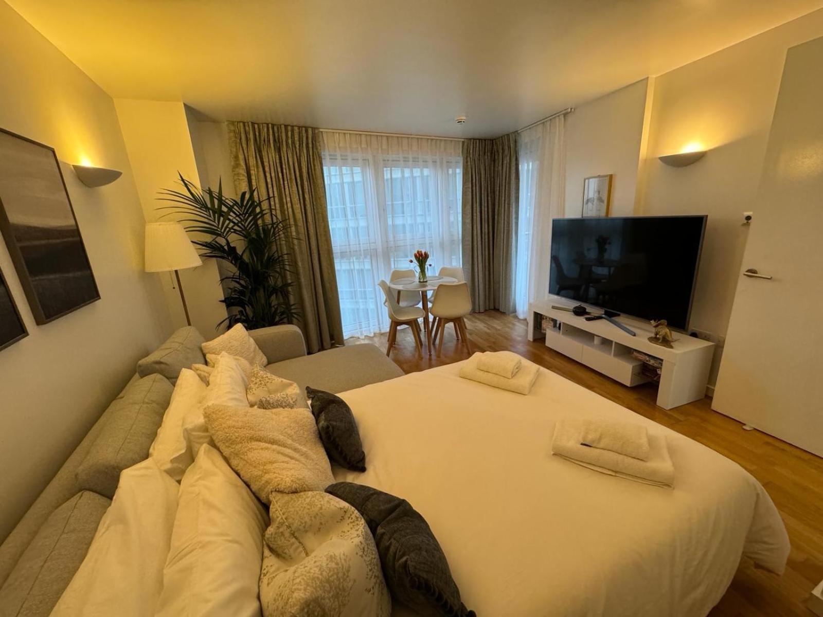 Luxury Apartment In Canary Wharf Londres Exterior foto
