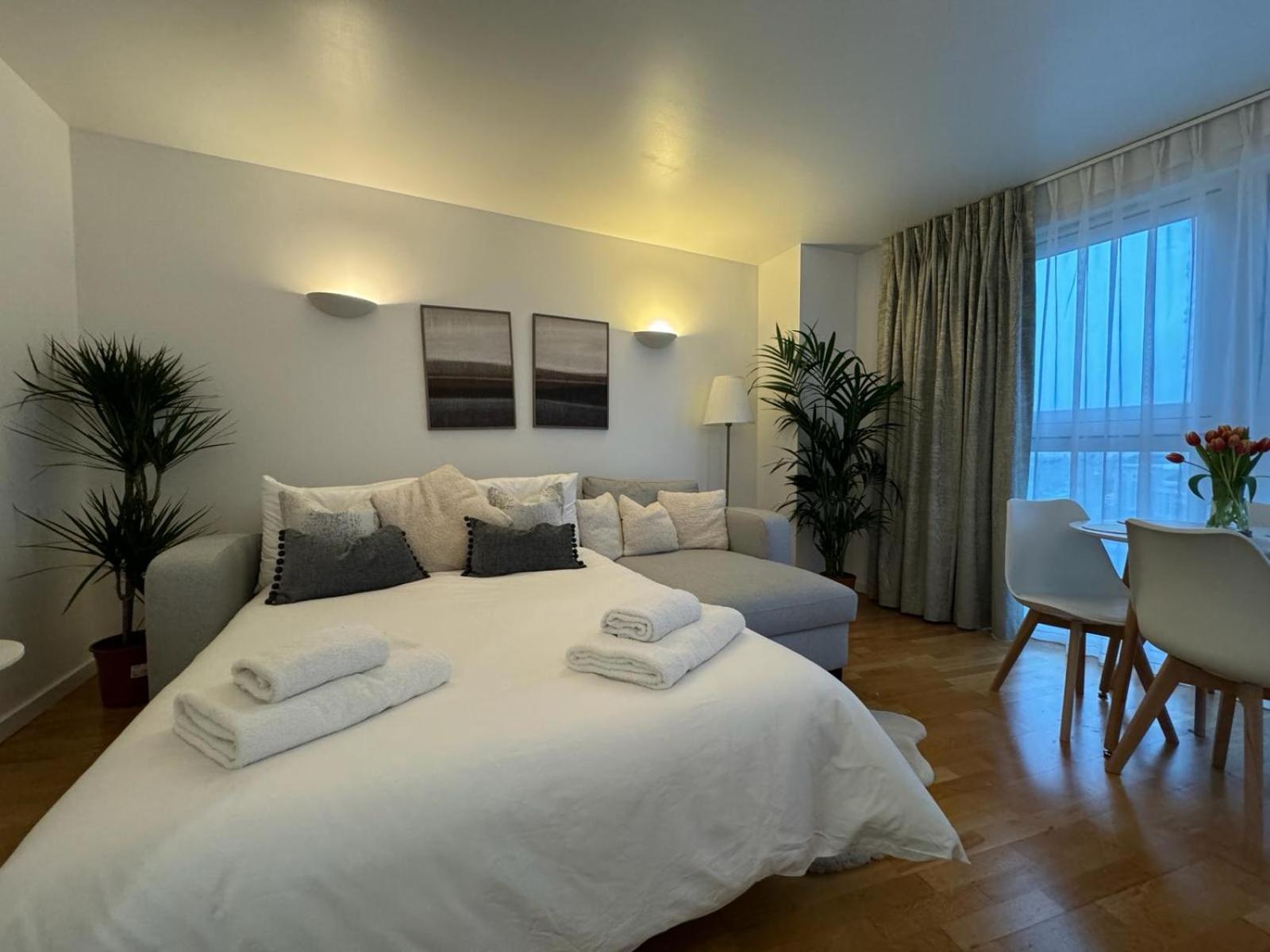 Luxury Apartment In Canary Wharf Londres Exterior foto